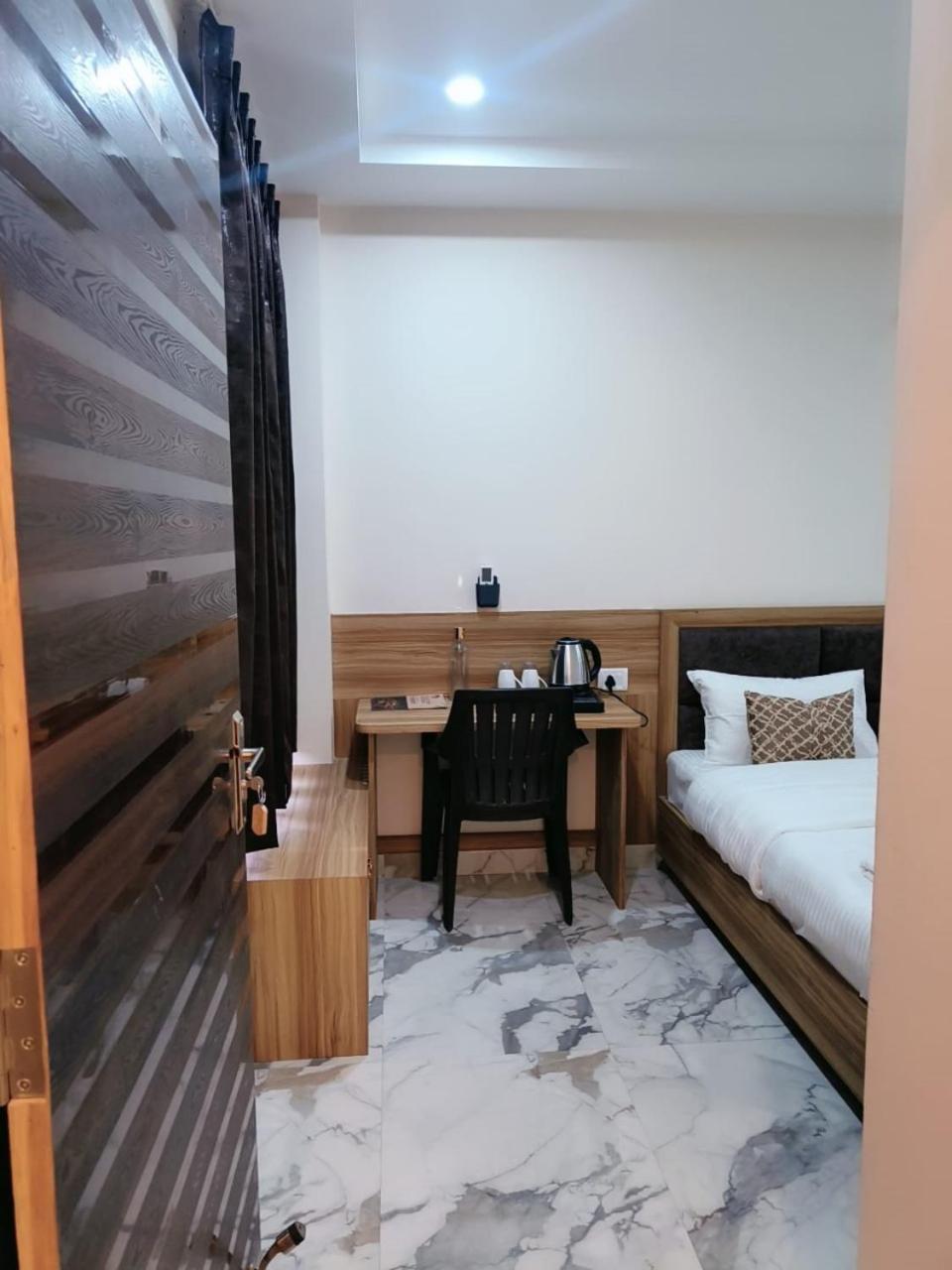 Nandi Retreat Homestay Benares Buitenkant foto